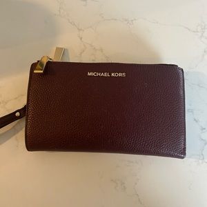 Michael Kors wristlet
